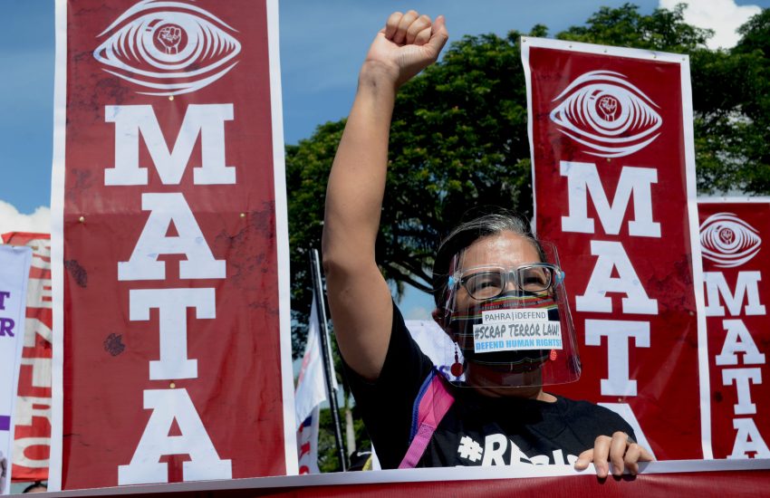 Woman protesting (c) Shar Balagtas