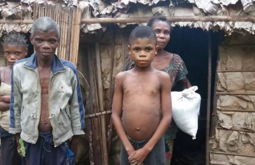 pygmee_family_in_the_sankuru_province_of_dr_congo